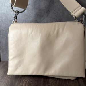 & Other Stories Cream Leather Shoulder Bag